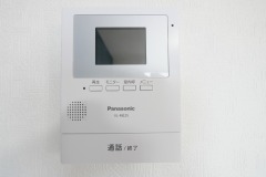 リリックコート中根ヒルズ205 リビング-3